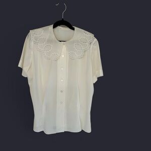Vintage ivory blouse with lace collar